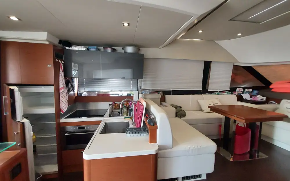 slider 2 Jeanneau Prestige 500 Fly
