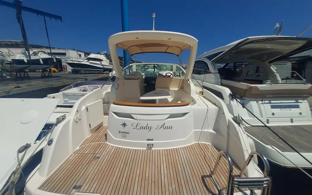 slider 1 Jeanneau Prestige 30