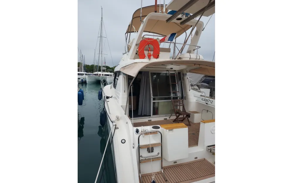 slider 19 Gibert Marine Jamaica 38 - null