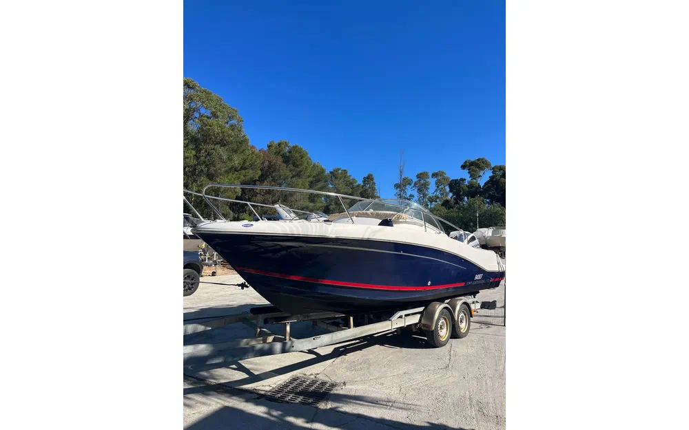 slider 8 Jeanneau Cap Camarat 755