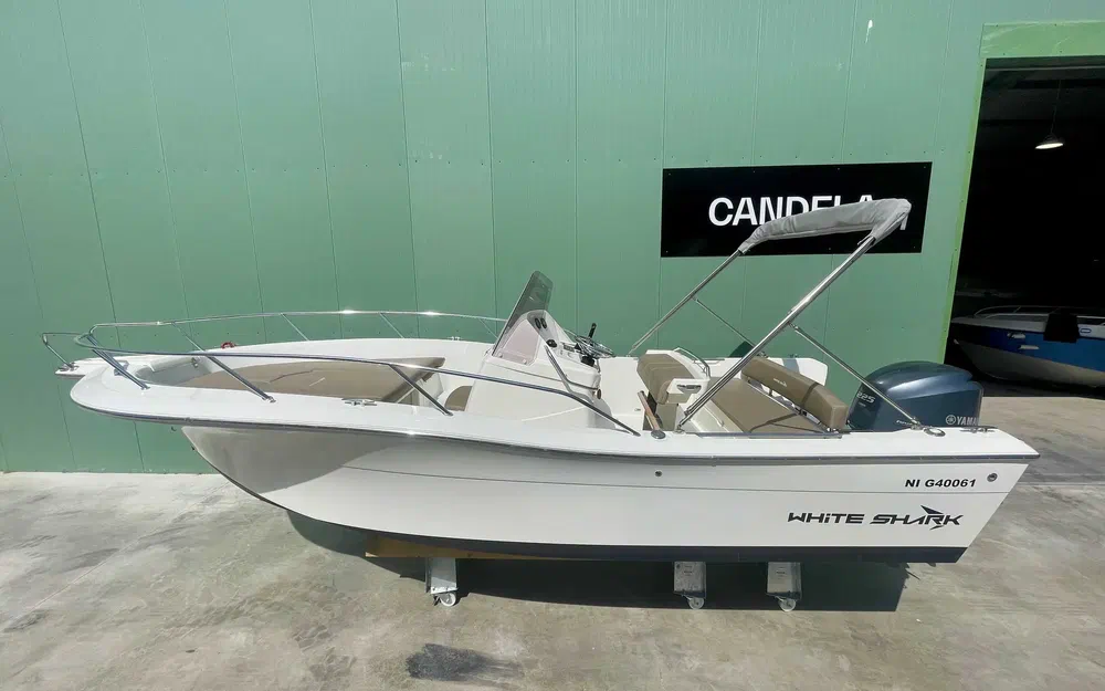 slider 0 White Shark 230 CC