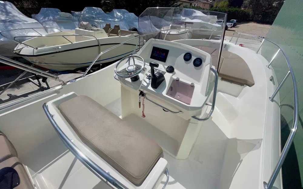 slider 2 White Shark 230 CC