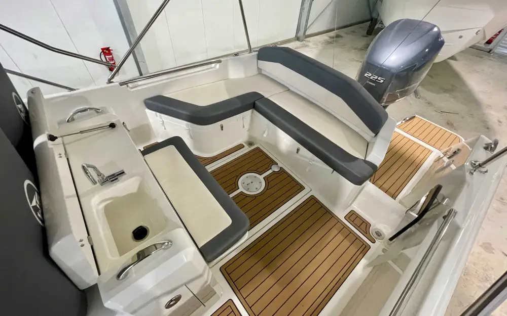 slider 2 White Shark  240 SC
