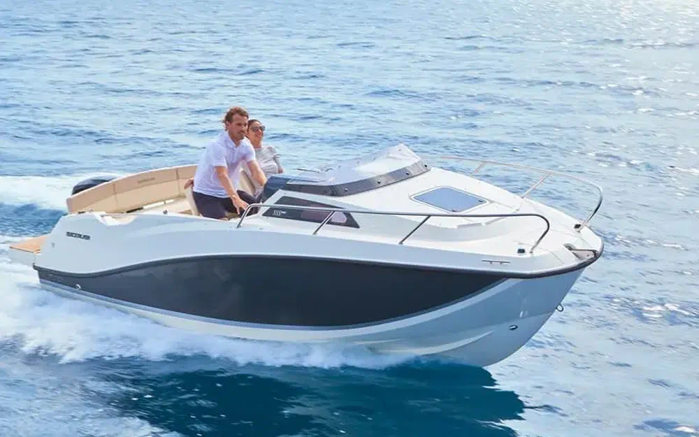 slider 0 Quicksilver Activ 555 Cabin