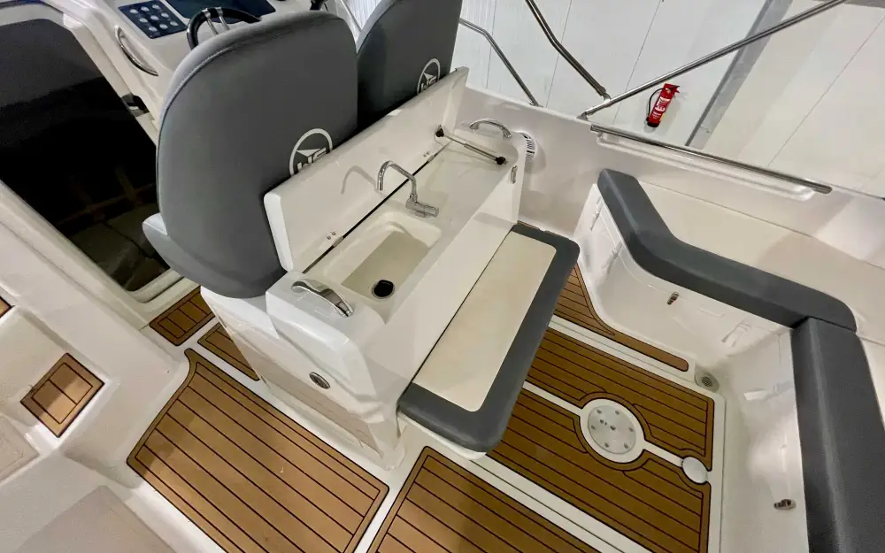 slider 3 White Shark  240 SC