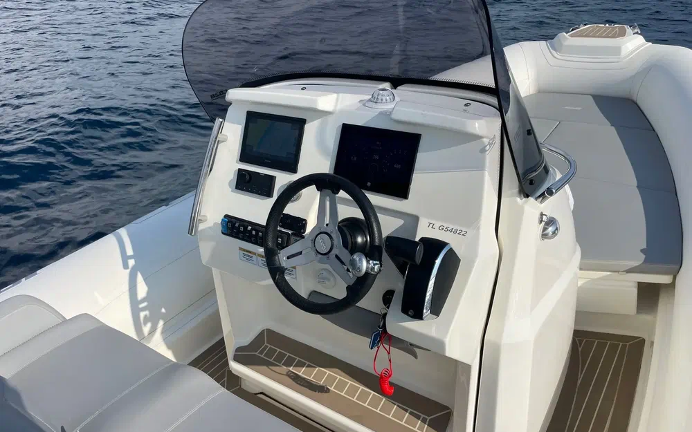 slider 12 Joker Boat Clubman 28