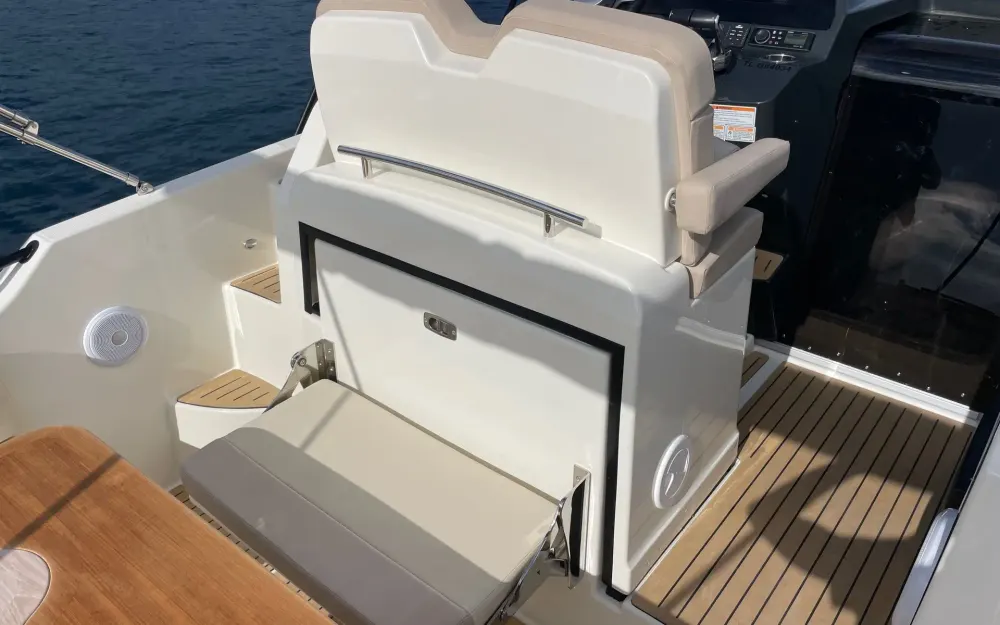 slider 14 Quicksilver Activ 875 Sundeck