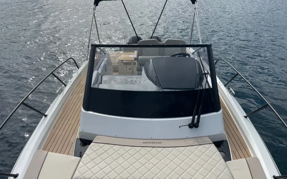 slider 8 Quicksilver Activ 875 Sundeck