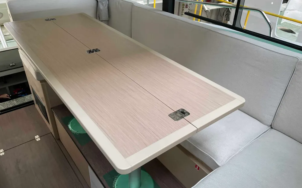 slider 18 Delphia  10 Sedan - null