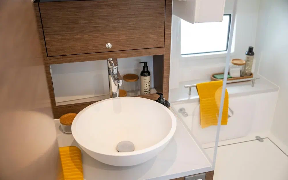 slider 10 Delphia 11