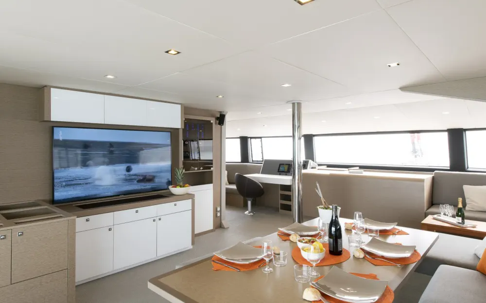 slider 3 Neel Trimarans Neel 65