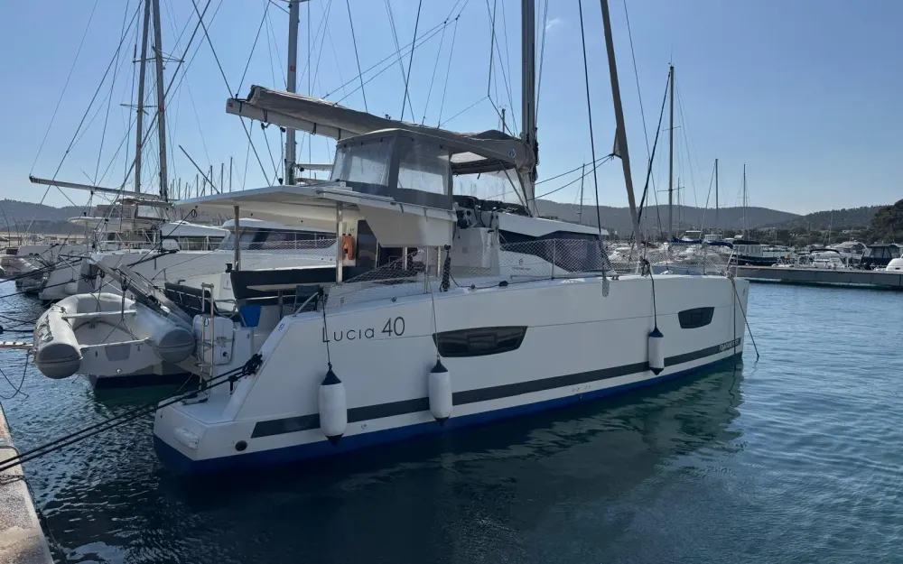 Fountaine PajotLucia 40