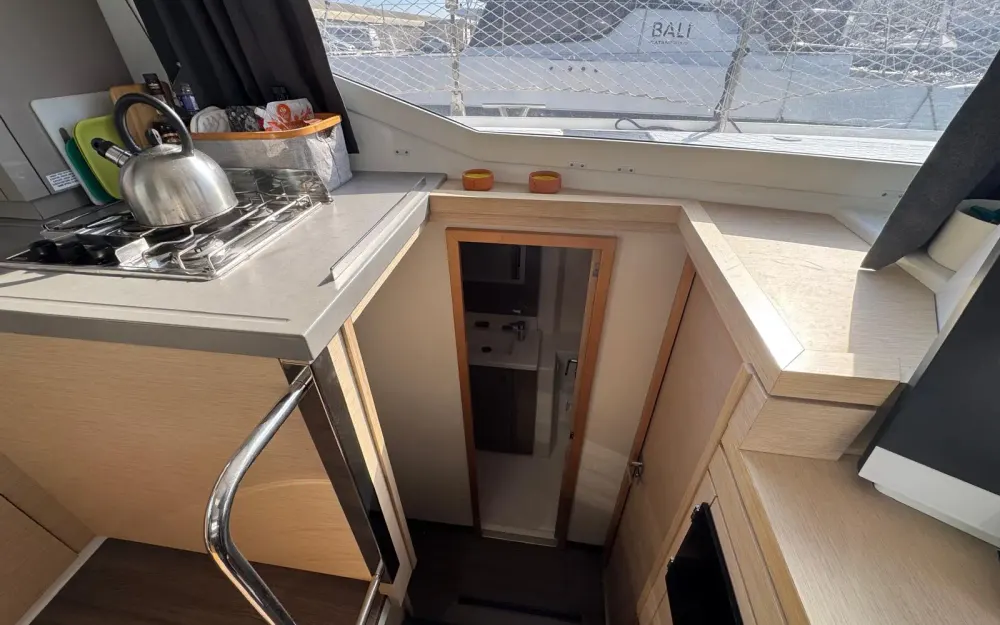 slider 13 Fountaine Pajot Lucia 40