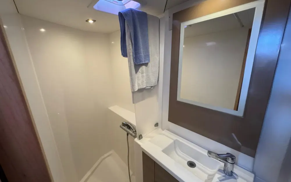 slider 16 Fountaine Pajot Lucia 40