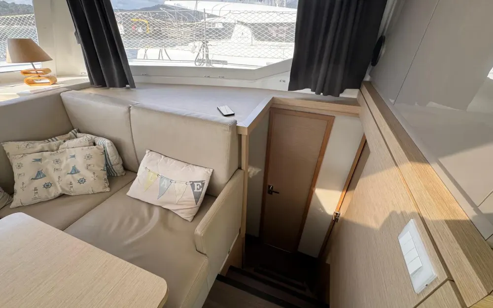 slider 20 Fountaine Pajot Lucia 40