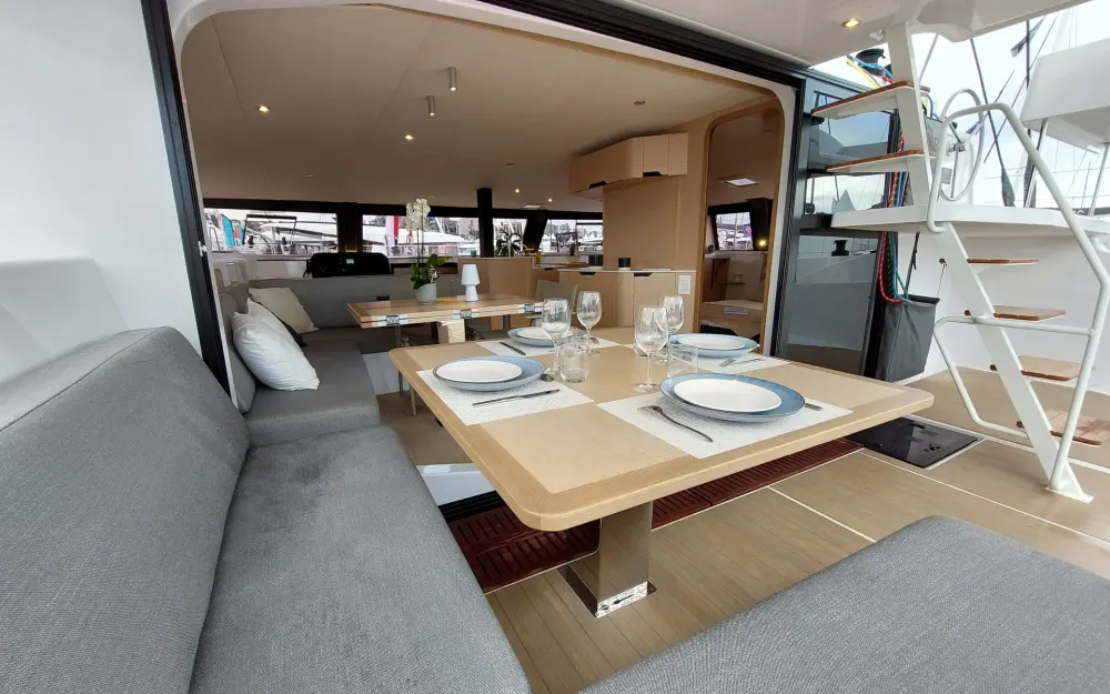 slider 10 Neel Trimarans Neel 52