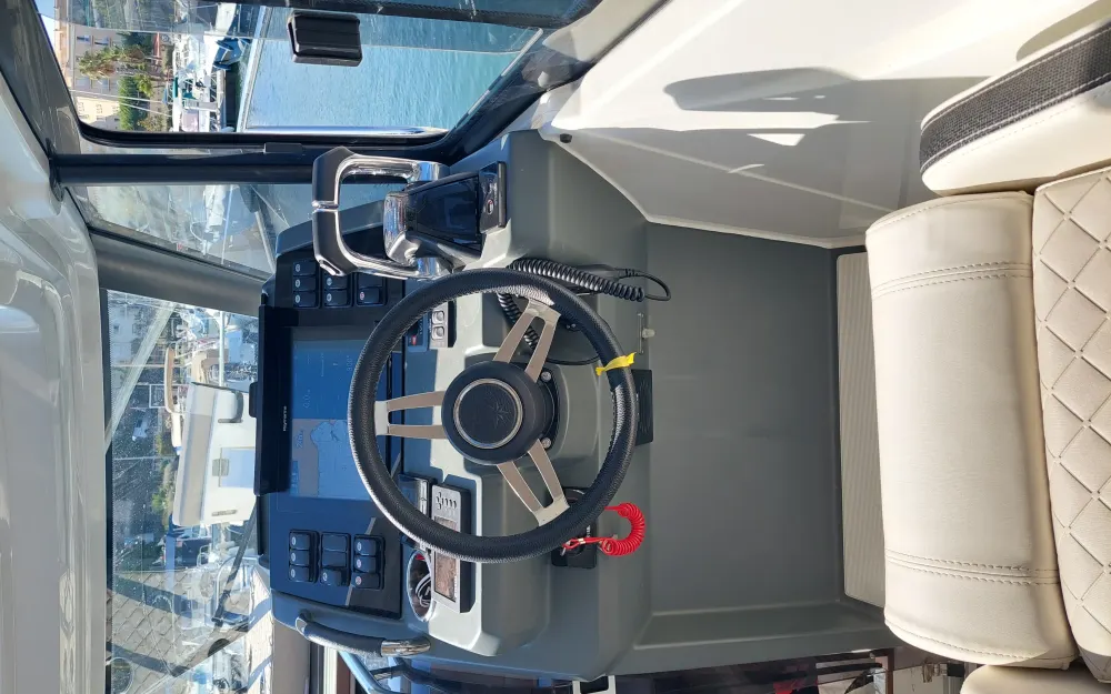 slider 10 Jeanneau Leader 33