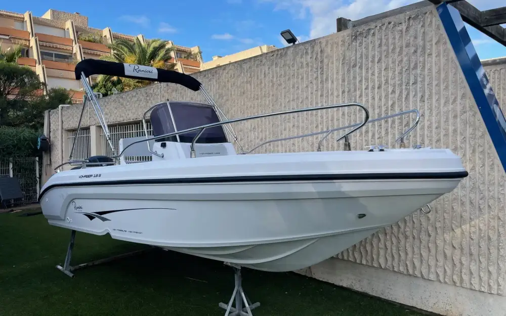 slider 1 Ranieri Voyager 19 S