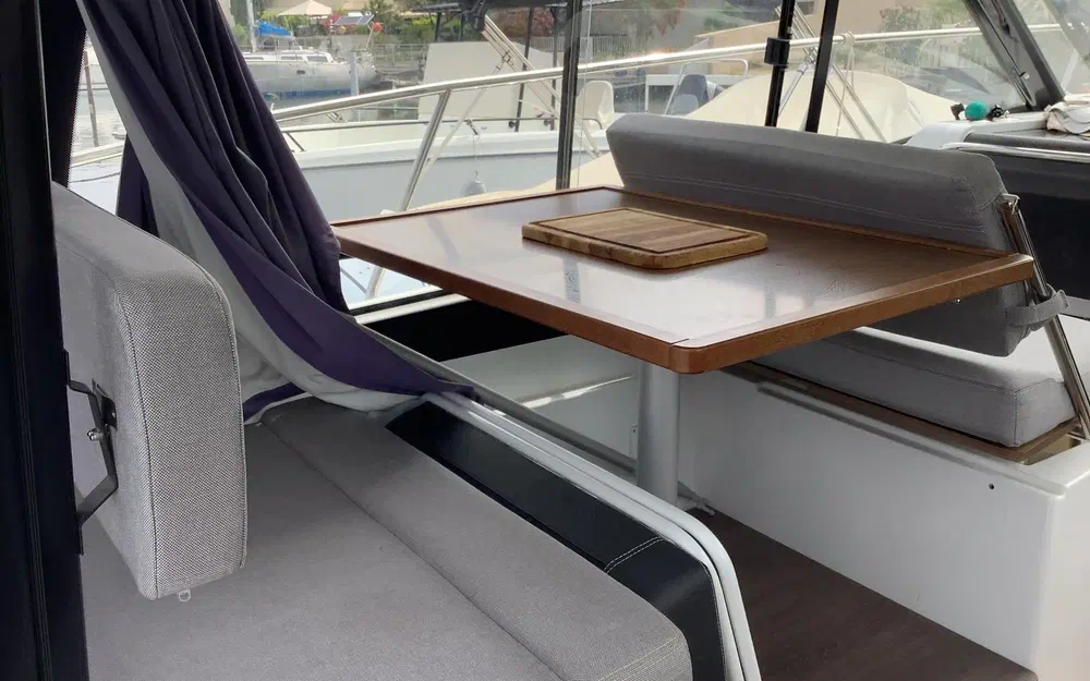 slider 5 Jeanneau Merry Fisher 895