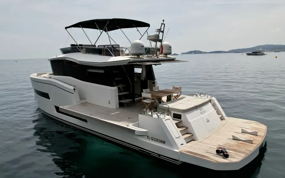 slider 4 Pardo Yachts Endurance 60