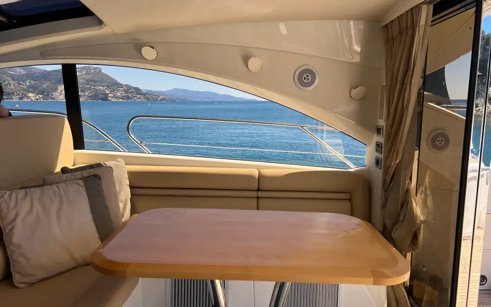 slider 17 Sunseeker Predator 60