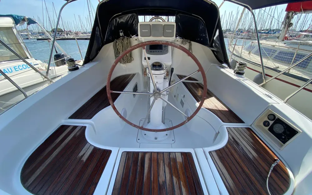 slider 8 Beneteau Oceanis 323 Clipper - null