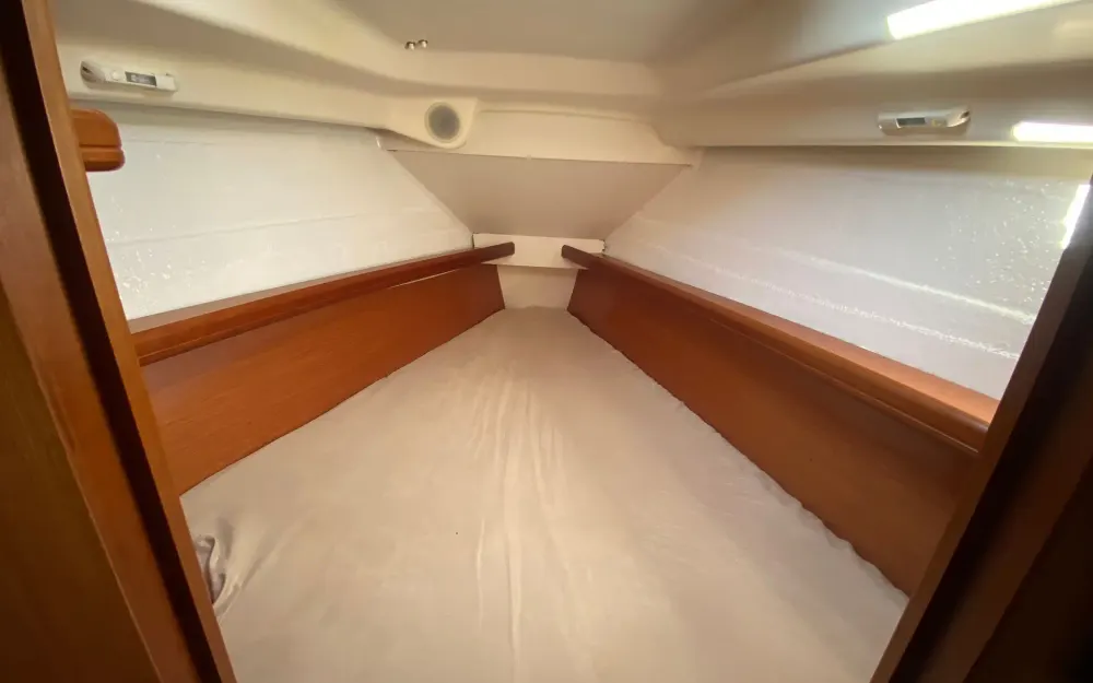 slider 4 Beneteau Oceanis 323 Clipper - null
