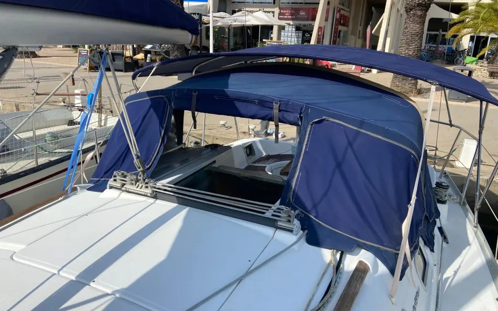 slider 10 Beneteau Oceanis 323 Clipper - null