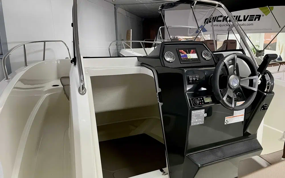 slider 8 Quicksilver 675