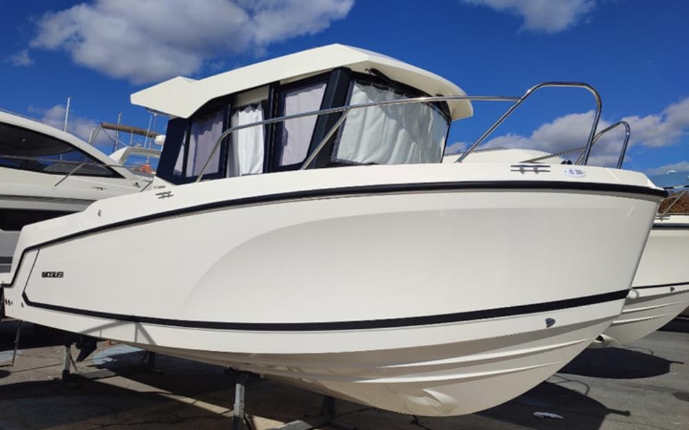 slider 0 Quicksilver Activ 705 Pilothouse