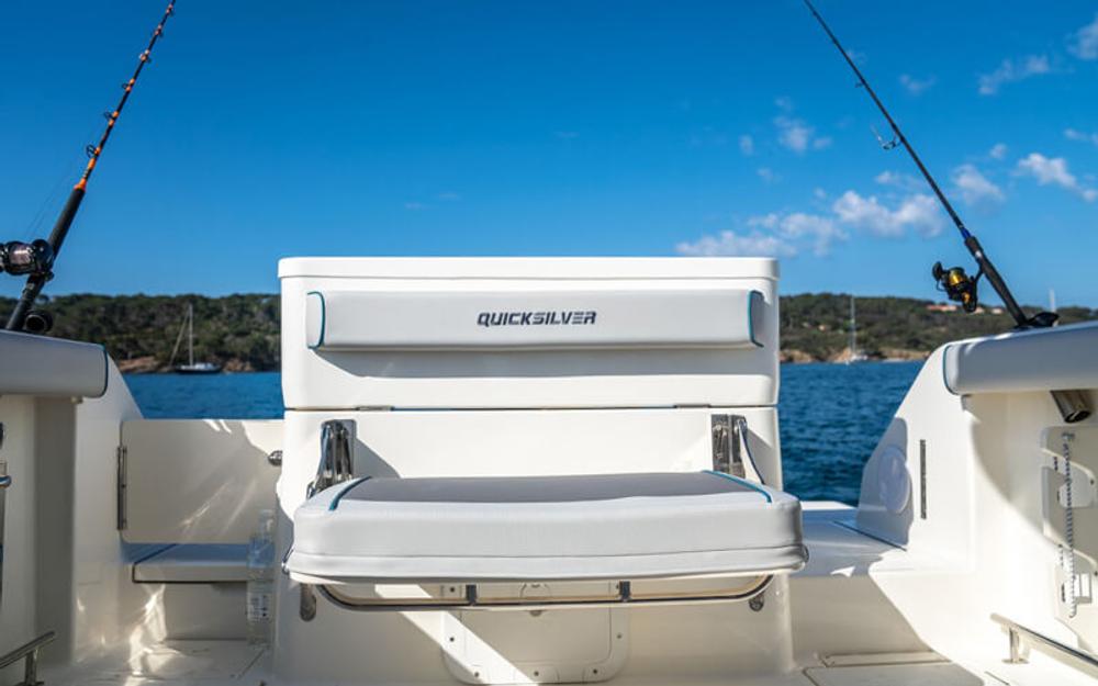 slider 1 Quicksilver Activ 705 Pilothouse