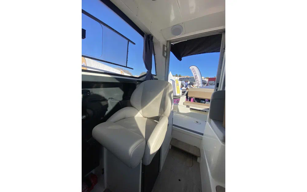 slider 18 Quicksilver 675