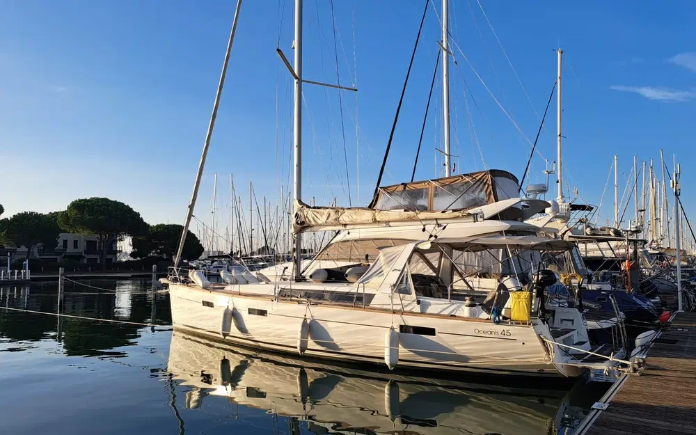slider 16 Beneteau Oceanis 45
