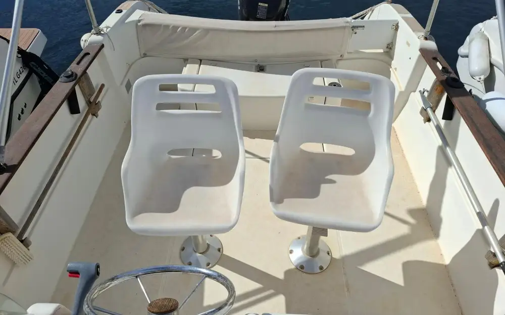 slider 10 Jeanneau Cap Camarat 705