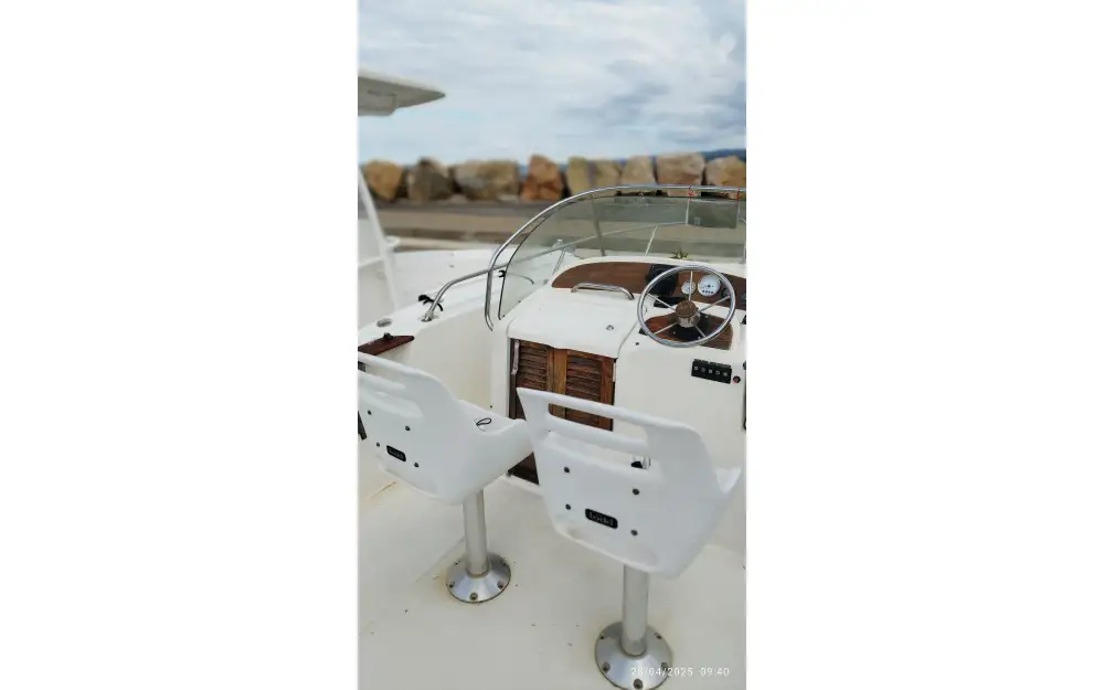 slider 25 Jeanneau Cap Camarat 705
