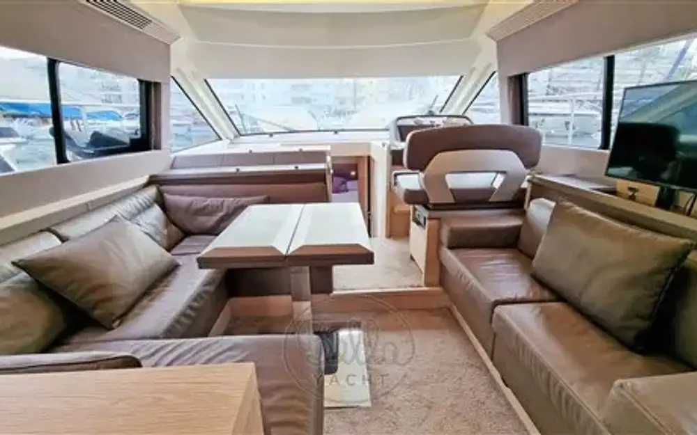 slider 9 Beneteau Monte Carlo 5