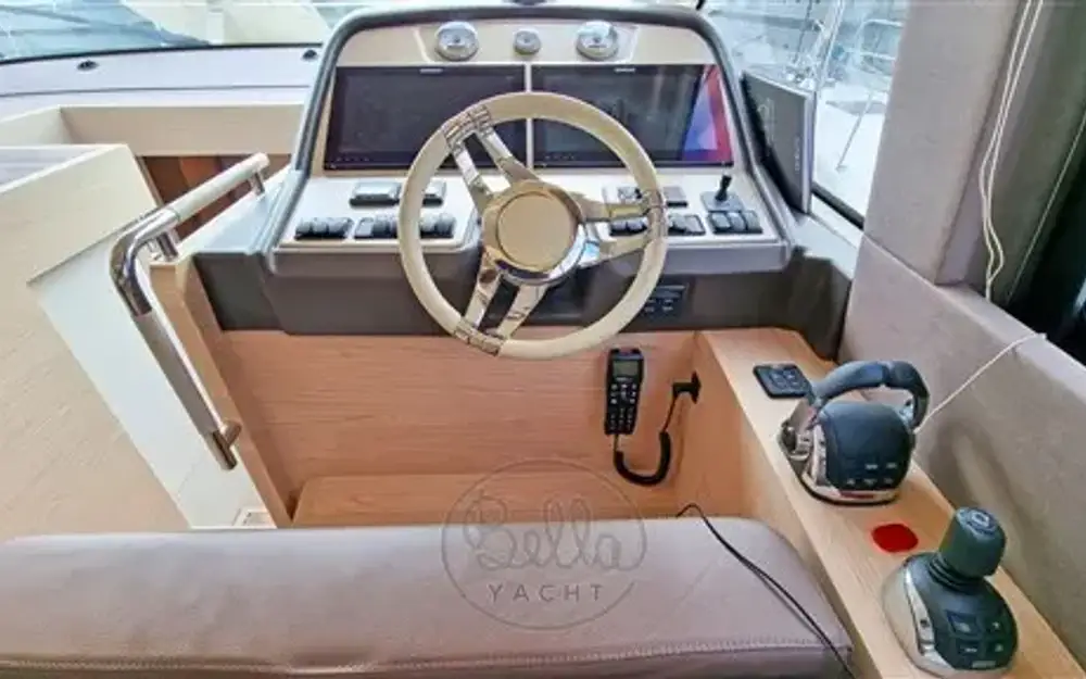 slider 13 Beneteau Monte Carlo 5