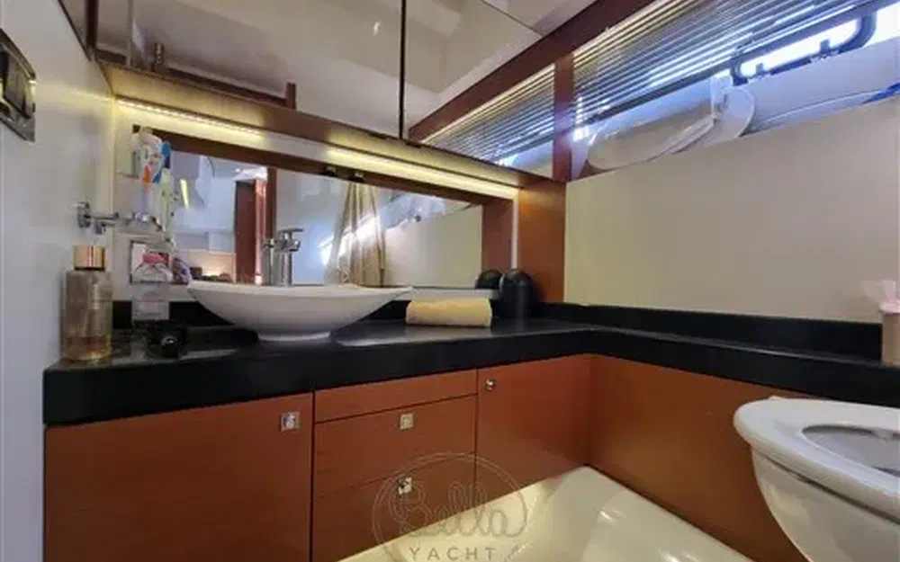 slider 11 Jeanneau Prestige 500 Fly