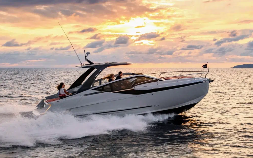 slider 0 Fairline F-Line 33