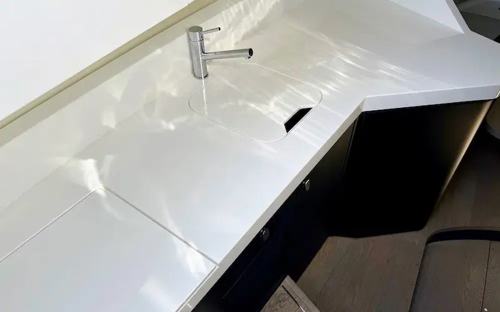 slider 20 Fairline F-Line 33