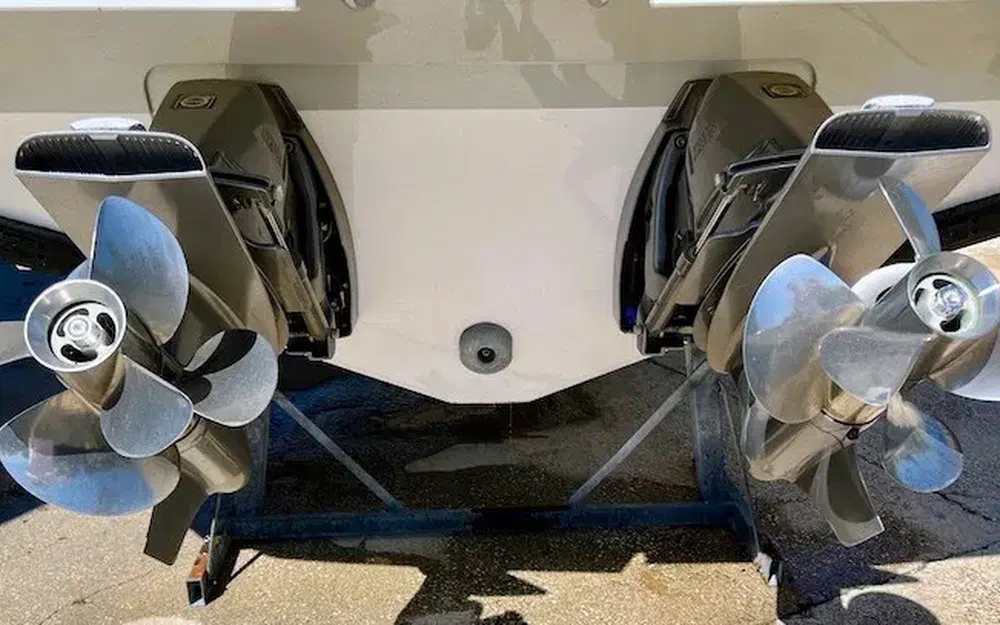 slider 23 Fairline F-Line 33