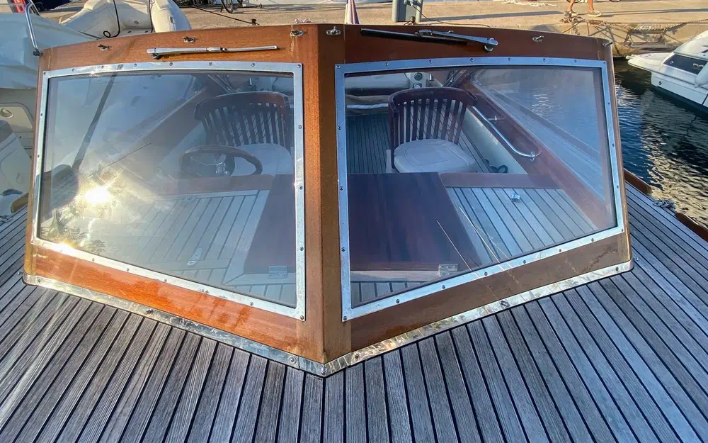 slider 9 Tofinou Lady Scarlett