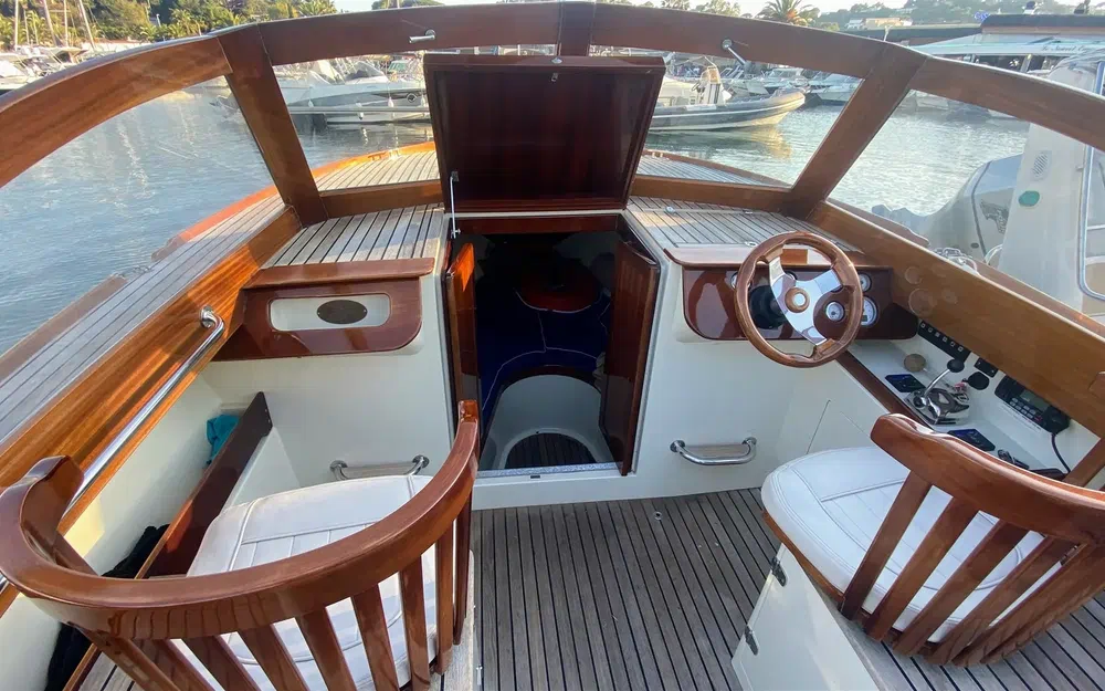 slider 15 Tofinou Lady Scarlett