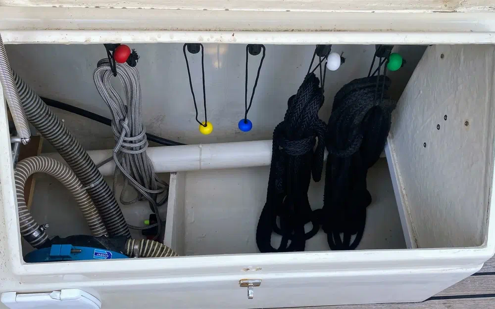 slider 20 Tofinou Lady Scarlett