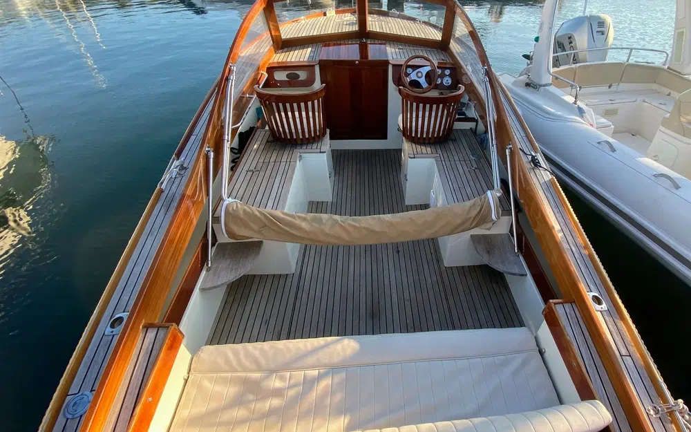 slider 4 Tofinou Lady Scarlett