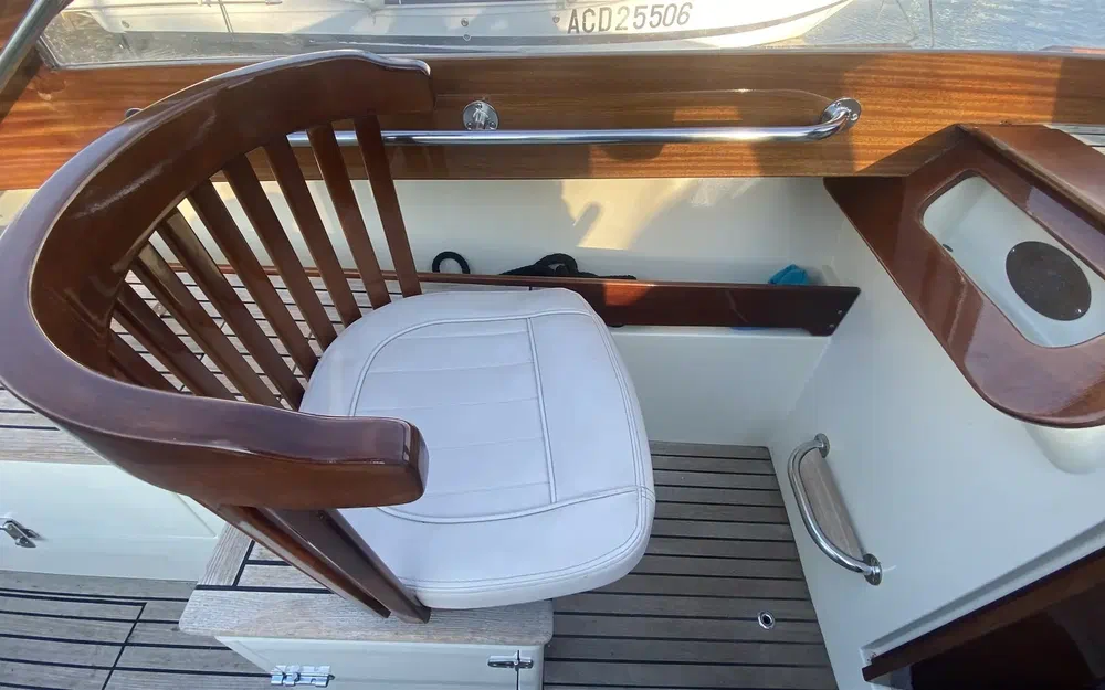 slider 7 Tofinou Lady Scarlett