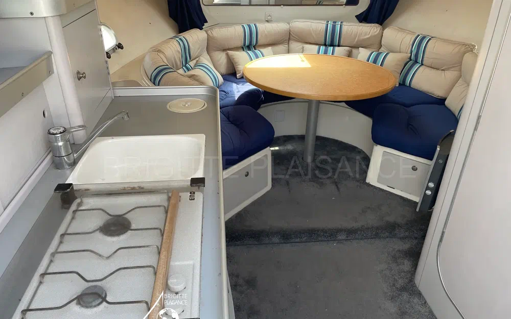 slider 2 Beneteau Flyer Serie 8