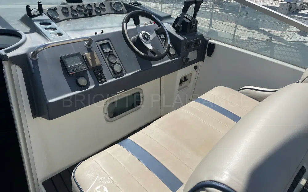 slider 5 Beneteau Flyer 8