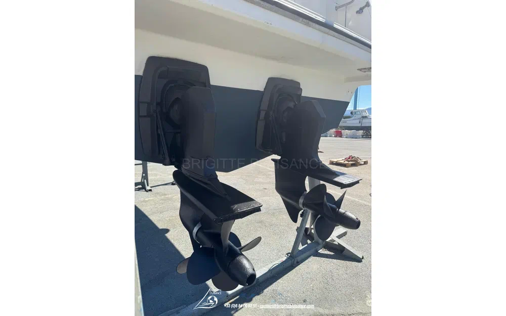 slider 6 Beneteau Flyer 8