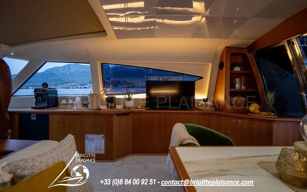 slider 8 Fashion Yachts Fashion 68